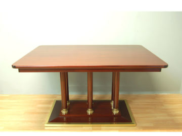 Tisch T7
